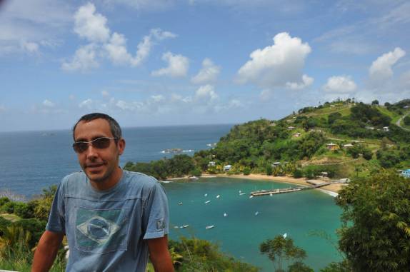A bela praia de Parlatuvier, durante viagem de Speyside à Crownpoint, em Tobago